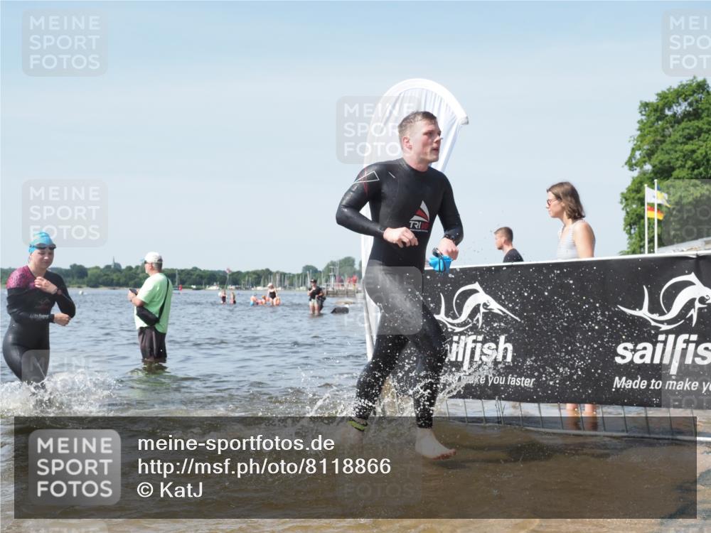 22.06.2025 - Viking Triathlon KatJ http://msf.ph/oto/8118866 22.06.2025 10:46:12 Schwimmen 121, 144, 213, 217, 225, 342, 406, 525, 647 meine-sportfotos.de