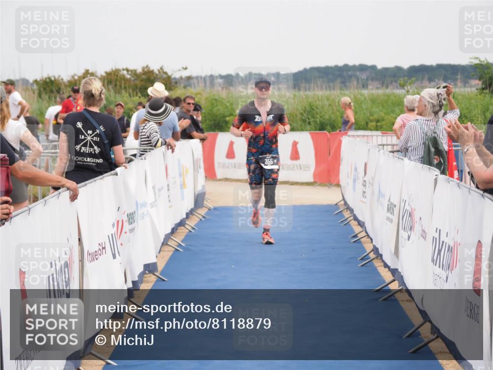 22.06.2025 - Viking Triathlon MichiJ http://msf.ph/oto/8118879 22.06.2025 15:08:33 Ziel 355 meine-sportfotos.de