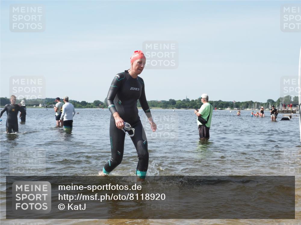 22.06.2025 - Viking Triathlon KatJ http://msf.ph/oto/8118920 22.06.2025 10:46:15 Schwimmen 121, 144, 213, 225, 406, 525, 647 meine-sportfotos.de