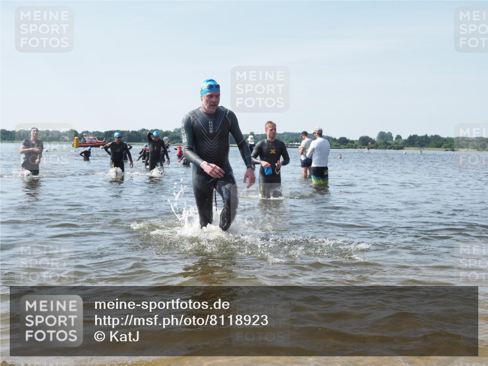 22.06.2025 - Viking Triathlon KatJ http://msf.ph/oto/8118923 22.06.2025 10:46:18 Schwimmen 121, 144, 213, 225, 406, 647 meine-sportfotos.de