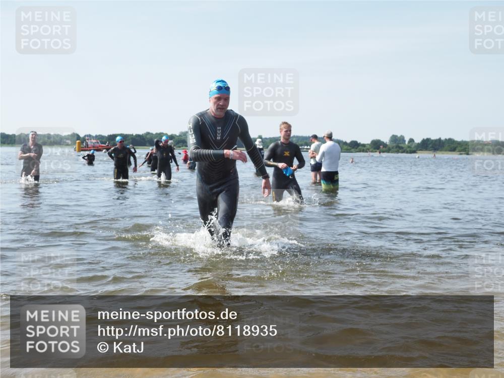 22.06.2025 - Viking Triathlon KatJ http://msf.ph/oto/8118935 22.06.2025 10:46:18 Schwimmen 121, 144, 213, 225, 406, 647 meine-sportfotos.de