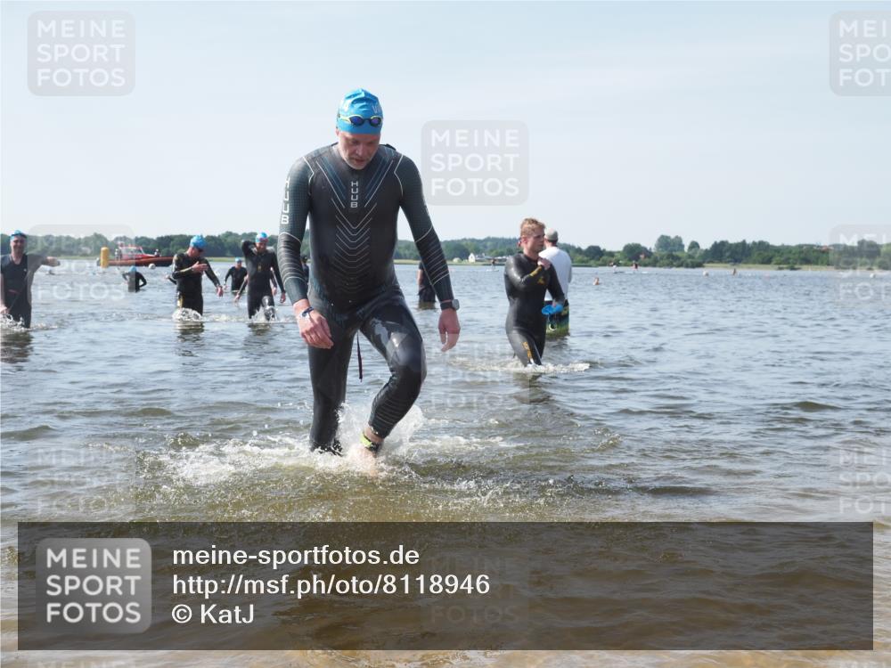 22.06.2025 - Viking Triathlon KatJ http://msf.ph/oto/8118946 22.06.2025 10:46:19 Schwimmen 121, 144, 213, 225, 406, 647 meine-sportfotos.de