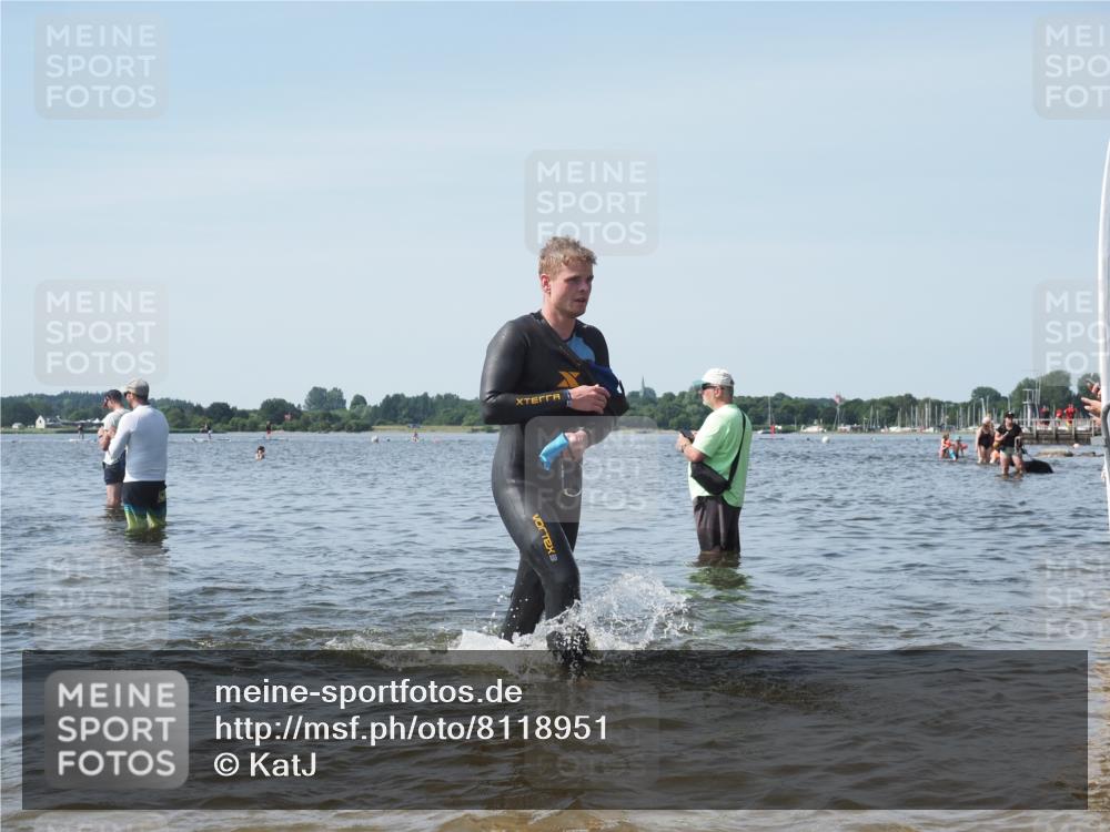 22.06.2025 - Viking Triathlon KatJ http://msf.ph/oto/8118951 22.06.2025 10:46:23 Schwimmen 60, 121, 144, 213, 225, 406 meine-sportfotos.de