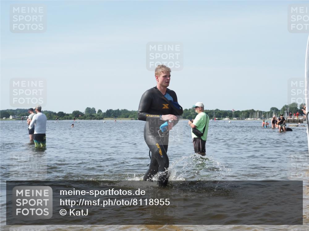 22.06.2025 - Viking Triathlon KatJ http://msf.ph/oto/8118955 22.06.2025 10:46:23 Schwimmen 60, 121, 144, 213, 225, 406 meine-sportfotos.de
