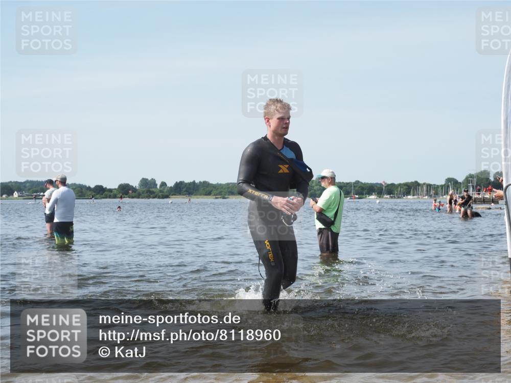 22.06.2025 - Viking Triathlon KatJ http://msf.ph/oto/8118960 22.06.2025 10:46:23 Schwimmen 60, 121, 144, 213, 225, 406 meine-sportfotos.de