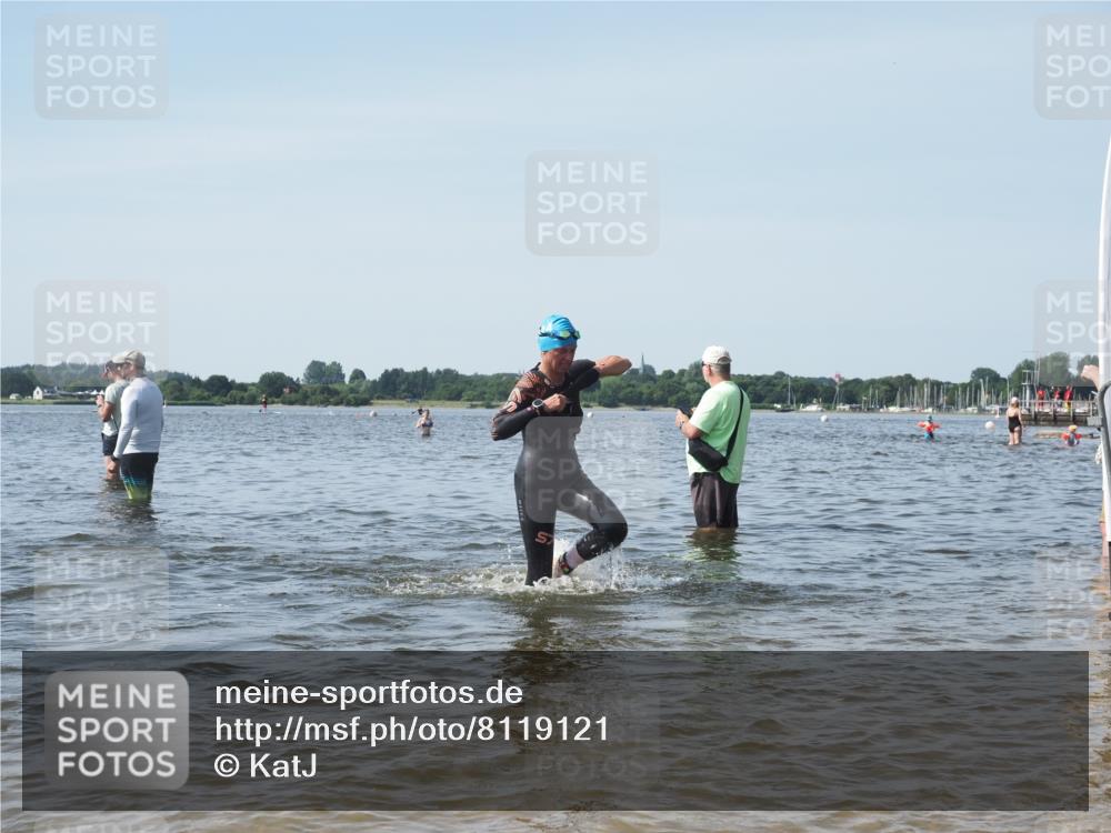 22.06.2025 - Viking Triathlon KatJ http://msf.ph/oto/8119121 22.06.2025 10:46:35 Schwimmen 60, 143, 206, 333, 479 meine-sportfotos.de