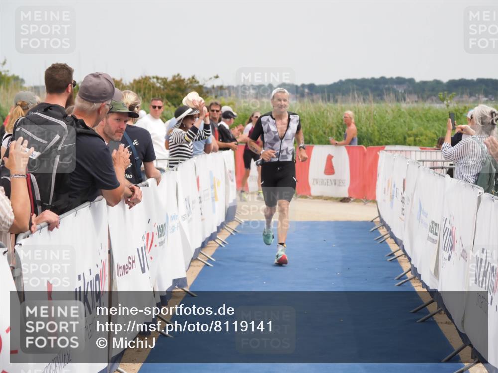 22.06.2025 - Viking Triathlon MichiJ http://msf.ph/oto/8119141 22.06.2025 15:09:07 Ziel 17 meine-sportfotos.de