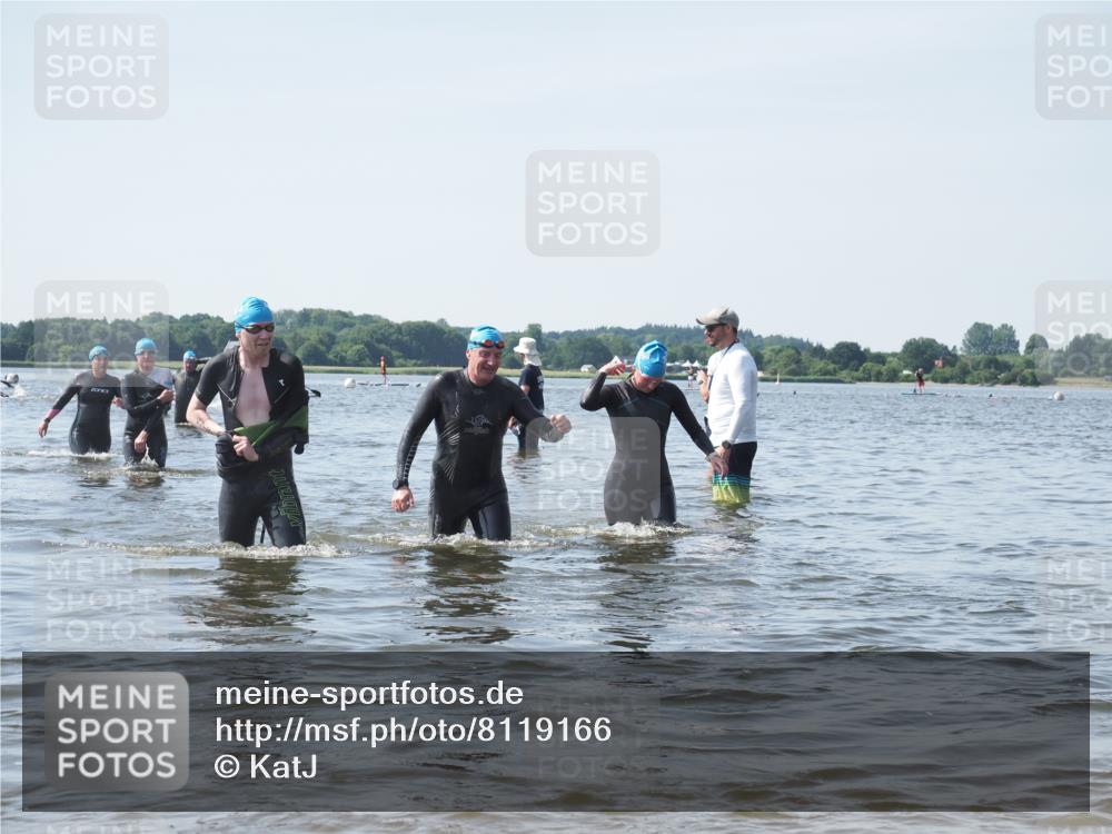 22.06.2025 - Viking Triathlon KatJ http://msf.ph/oto/8119166 22.06.2025 10:46:39 Schwimmen 60, 143, 206, 333, 479, 498, 515 meine-sportfotos.de
