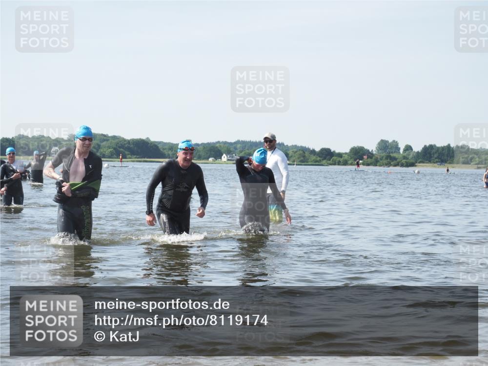 22.06.2025 - Viking Triathlon KatJ http://msf.ph/oto/8119174 22.06.2025 10:46:39 Schwimmen 60, 143, 206, 333, 479, 498, 515 meine-sportfotos.de