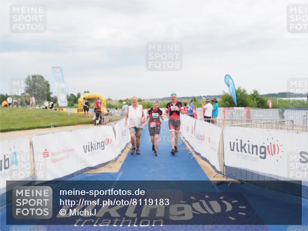 22.06.2025 - Viking Triathlon MichiJ http://msf.ph/oto/8119183 22.06.2025 16:59:29 Ziel 640 meine-sportfotos.de