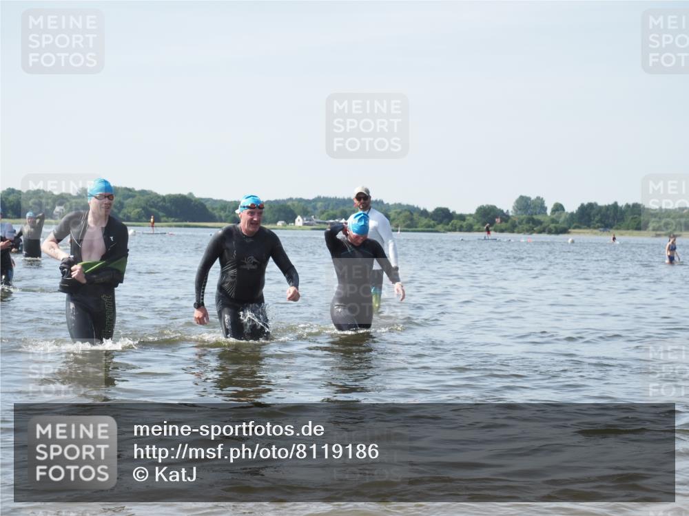 22.06.2025 - Viking Triathlon KatJ http://msf.ph/oto/8119186 22.06.2025 10:46:40 Schwimmen 60, 143, 206, 333, 479, 498, 515 meine-sportfotos.de