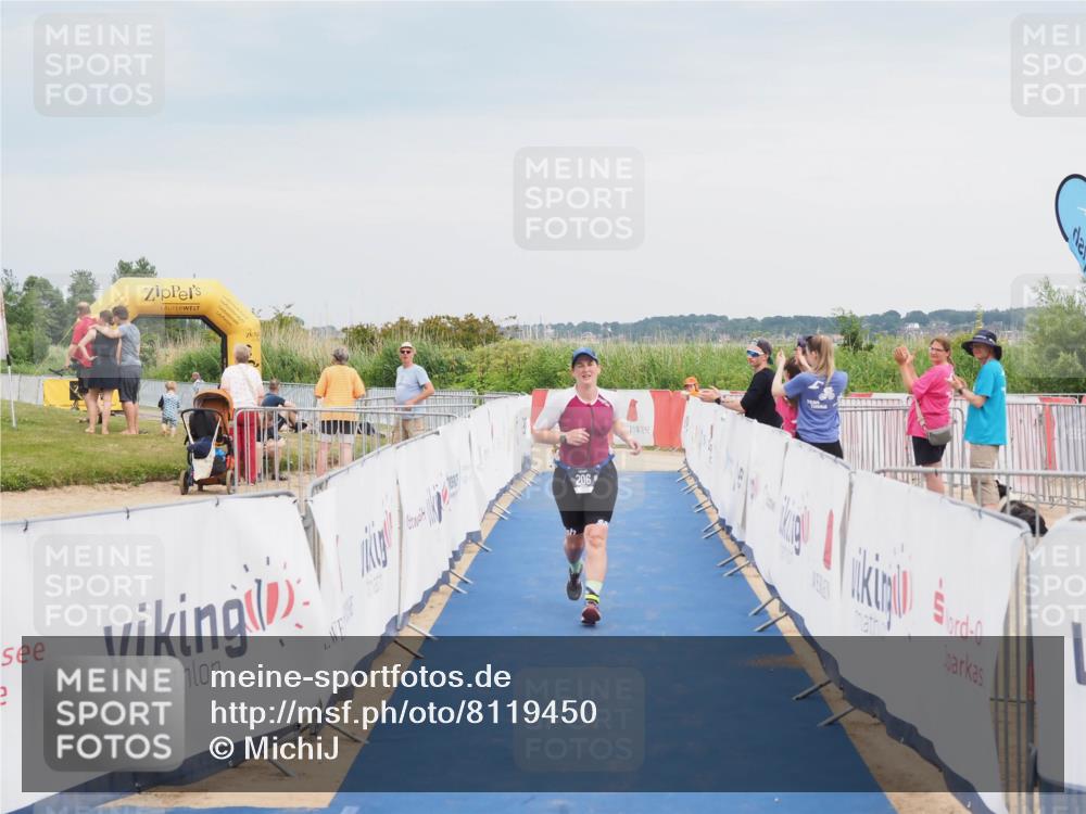 22.06.2025 - Viking Triathlon MichiJ http://msf.ph/oto/8119450 22.06.2025 17:00:48 Ziel 206 meine-sportfotos.de