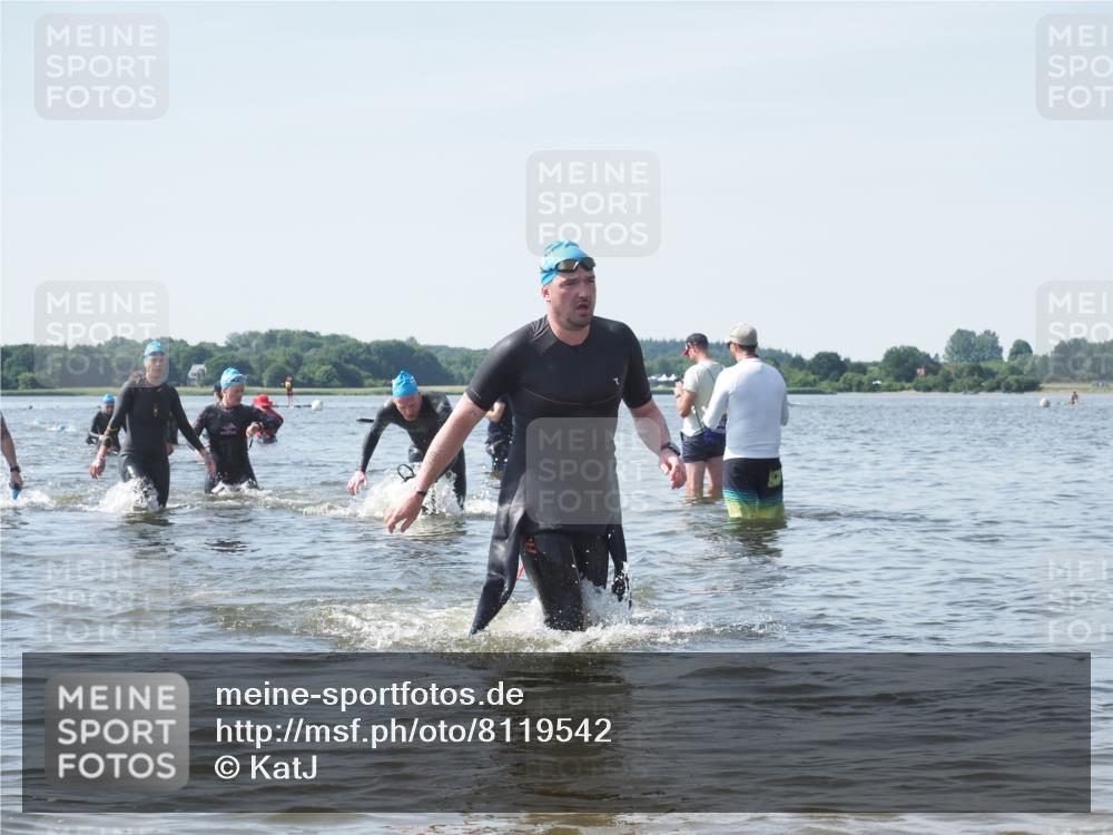22.06.2025 - Viking Triathlon KatJ http://msf.ph/oto/8119542 22.06.2025 10:47:17 Schwimmen 51, 74, 76, 267, 421, 547 meine-sportfotos.de