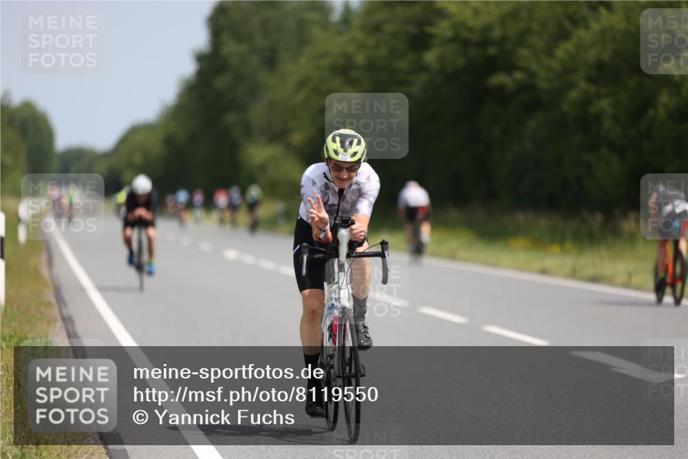 22.06.2025 - Viking Triathlon Yannick Fuchs http://msf.ph/oto/8119550 22.06.2025 11:45:04 Radfahren 29, 117, 169, 185, 273, 446, 449, 451, 618, 642 meine-sportfotos.de