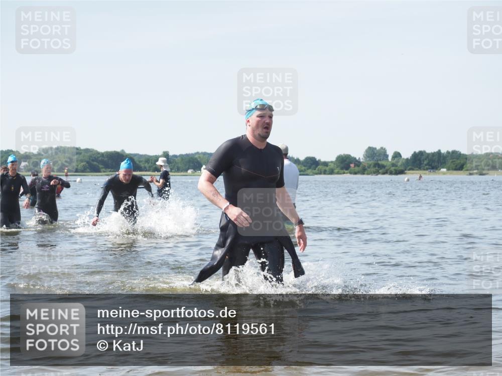 22.06.2025 - Viking Triathlon KatJ http://msf.ph/oto/8119561 22.06.2025 10:47:18 Schwimmen 51, 74, 76, 267, 421, 547 meine-sportfotos.de