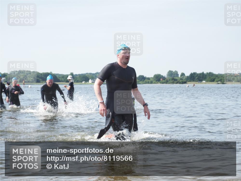 22.06.2025 - Viking Triathlon KatJ http://msf.ph/oto/8119566 22.06.2025 10:47:18 Schwimmen 51, 74, 76, 267, 421, 547 meine-sportfotos.de