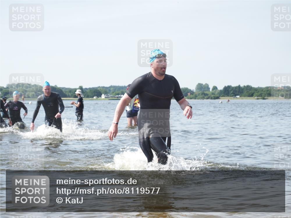 22.06.2025 - Viking Triathlon KatJ http://msf.ph/oto/8119577 22.06.2025 10:47:18 Schwimmen 51, 74, 76, 267, 421, 547 meine-sportfotos.de