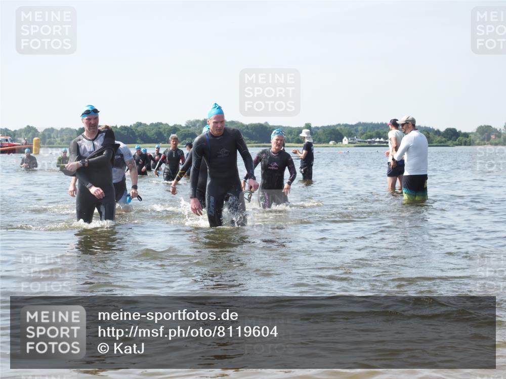 22.06.2025 - Viking Triathlon KatJ http://msf.ph/oto/8119604 22.06.2025 10:47:21 Schwimmen 51, 74, 76, 267, 421, 547 meine-sportfotos.de
