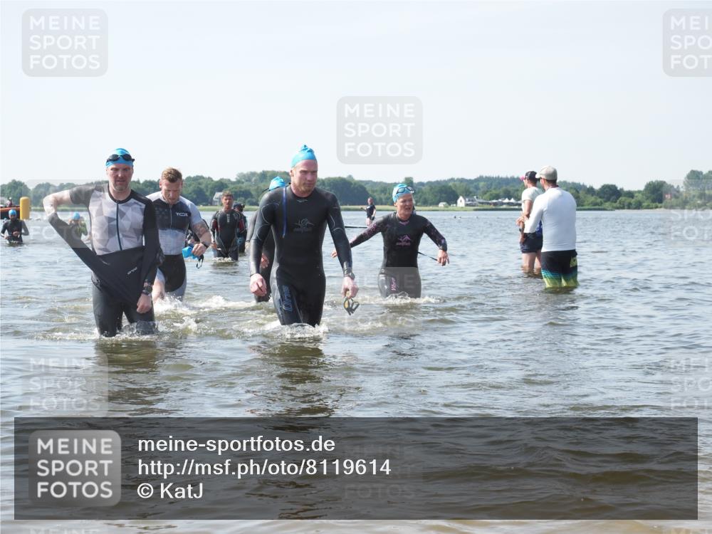 22.06.2025 - Viking Triathlon KatJ http://msf.ph/oto/8119614 22.06.2025 10:47:22 Schwimmen 23, 51, 74, 76, 267, 421, 547 meine-sportfotos.de