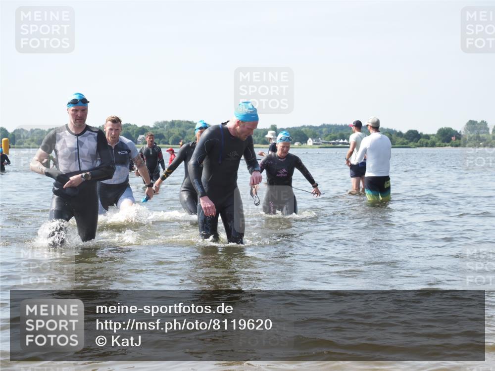 22.06.2025 - Viking Triathlon KatJ http://msf.ph/oto/8119620 22.06.2025 10:47:22 Schwimmen 23, 51, 74, 76, 267, 421, 547 meine-sportfotos.de