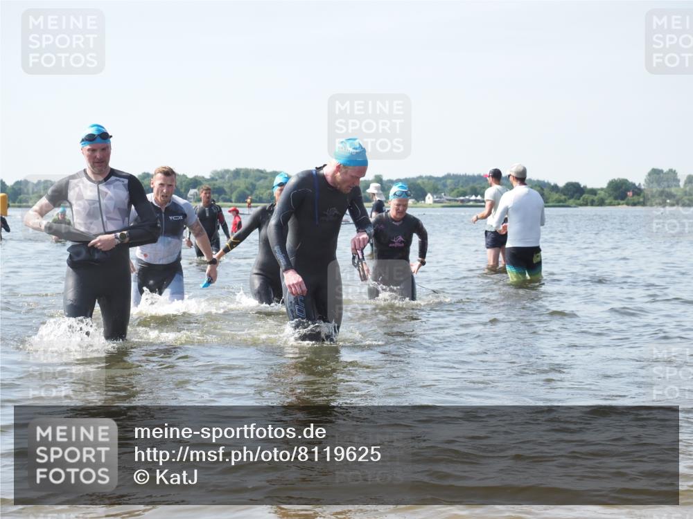 22.06.2025 - Viking Triathlon KatJ http://msf.ph/oto/8119625 22.06.2025 10:47:22 Schwimmen 23, 51, 74, 76, 267, 421, 547 meine-sportfotos.de