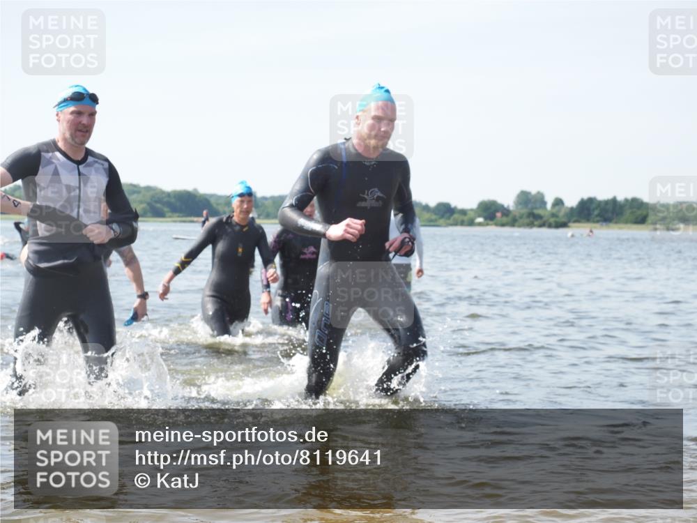 22.06.2025 - Viking Triathlon KatJ http://msf.ph/oto/8119641 22.06.2025 10:47:24 Schwimmen 23, 74, 76, 267, 421, 547 meine-sportfotos.de