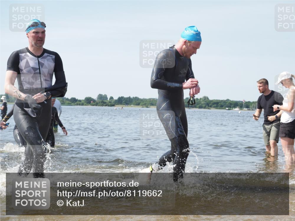 22.06.2025 - Viking Triathlon KatJ http://msf.ph/oto/8119662 22.06.2025 10:47:25 Schwimmen 23, 74, 76, 267, 421, 547 meine-sportfotos.de