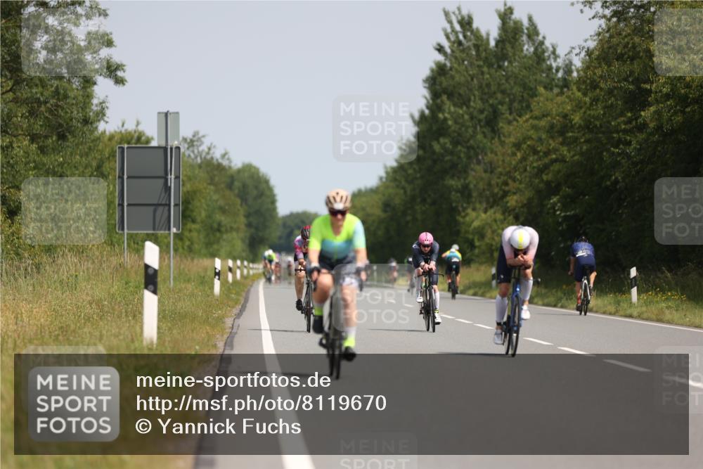 22.06.2025 - Viking Triathlon Yannick Fuchs http://msf.ph/oto/8119670 22.06.2025 11:45:18 Radfahren 178, 195, 247, 468, 526, 548, 605, 658 meine-sportfotos.de