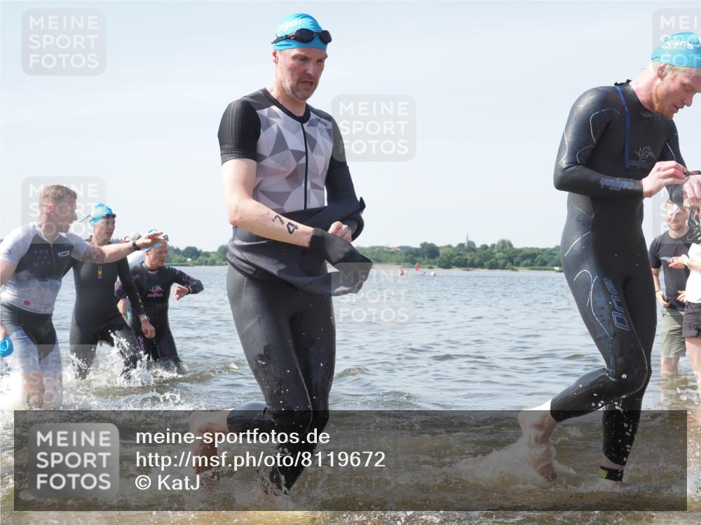 22.06.2025 - Viking Triathlon KatJ http://msf.ph/oto/8119672 22.06.2025 10:47:26 Schwimmen 23, 74, 76, 267, 421, 547 meine-sportfotos.de