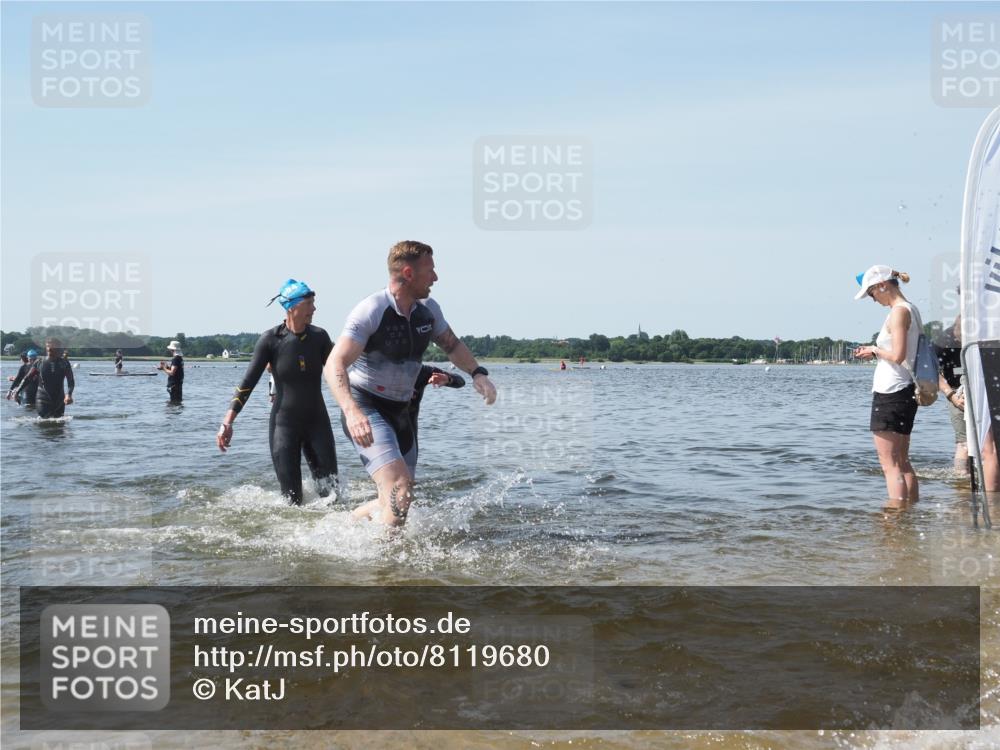 22.06.2025 - Viking Triathlon KatJ http://msf.ph/oto/8119680 22.06.2025 10:47:27 Schwimmen 23, 74, 76, 183, 267, 421, 547 meine-sportfotos.de