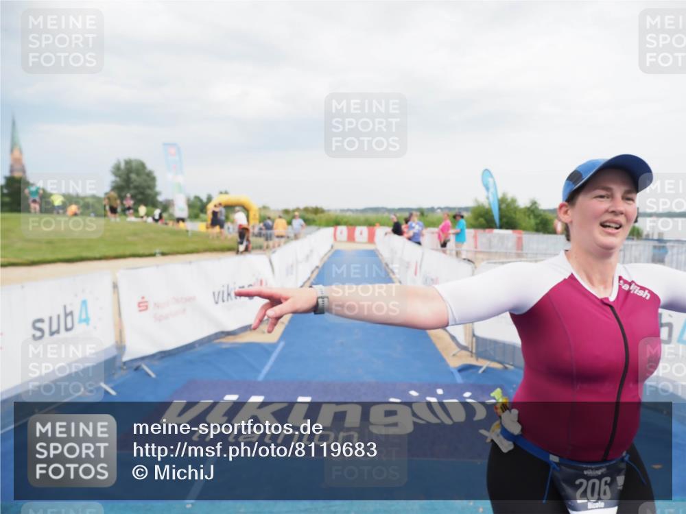 22.06.2025 - Viking Triathlon MichiJ http://msf.ph/oto/8119683 22.06.2025 17:00:51 Ziel 206 meine-sportfotos.de
