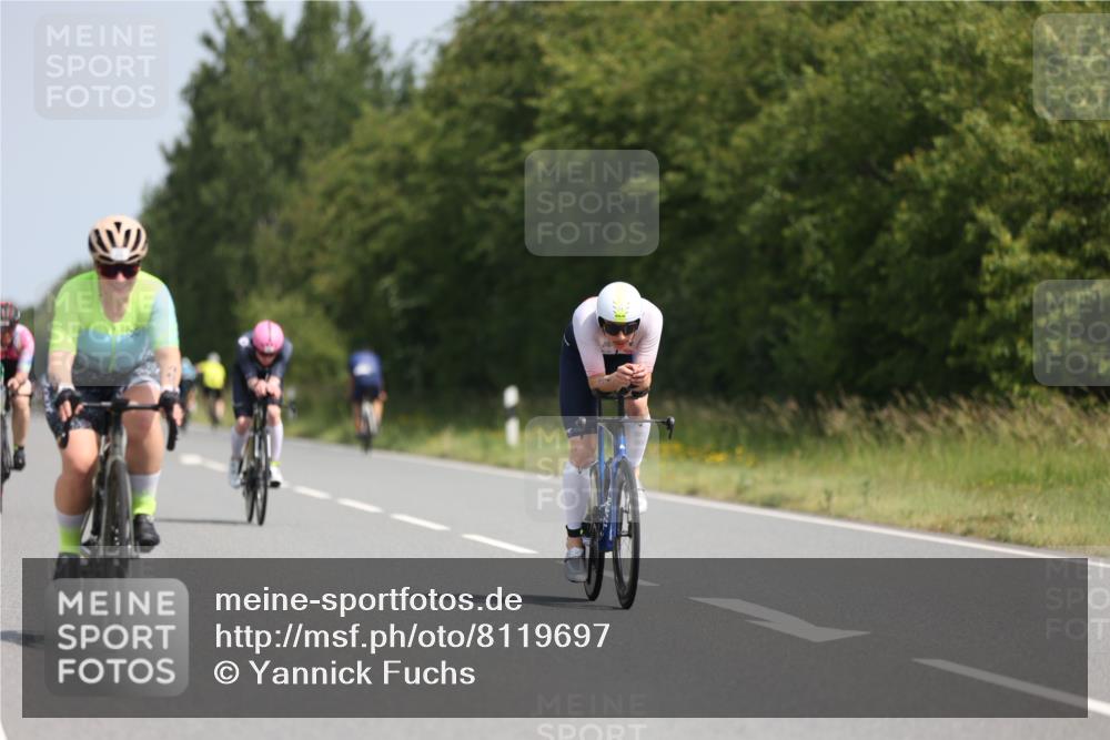 22.06.2025 - Viking Triathlon Yannick Fuchs http://msf.ph/oto/8119697 22.06.2025 11:45:19 Radfahren 178, 195, 247, 468, 526, 548, 605, 658 meine-sportfotos.de