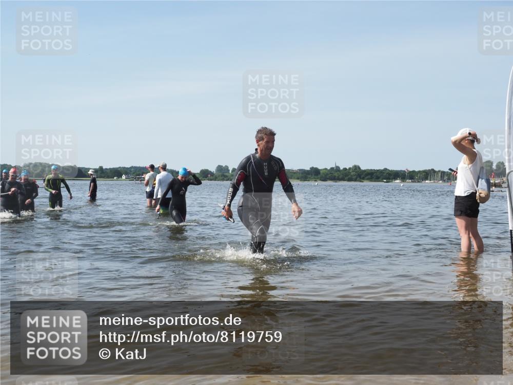 22.06.2025 - Viking Triathlon KatJ http://msf.ph/oto/8119759 22.06.2025 10:47:38 Schwimmen 23, 71, 84, 183, 261, 452, 606 meine-sportfotos.de