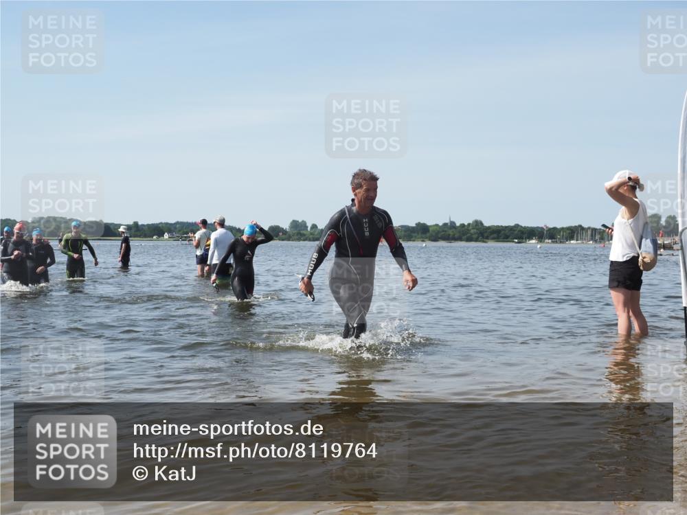 22.06.2025 - Viking Triathlon KatJ http://msf.ph/oto/8119764 22.06.2025 10:47:38 Schwimmen 23, 71, 84, 183, 261, 452, 606 meine-sportfotos.de