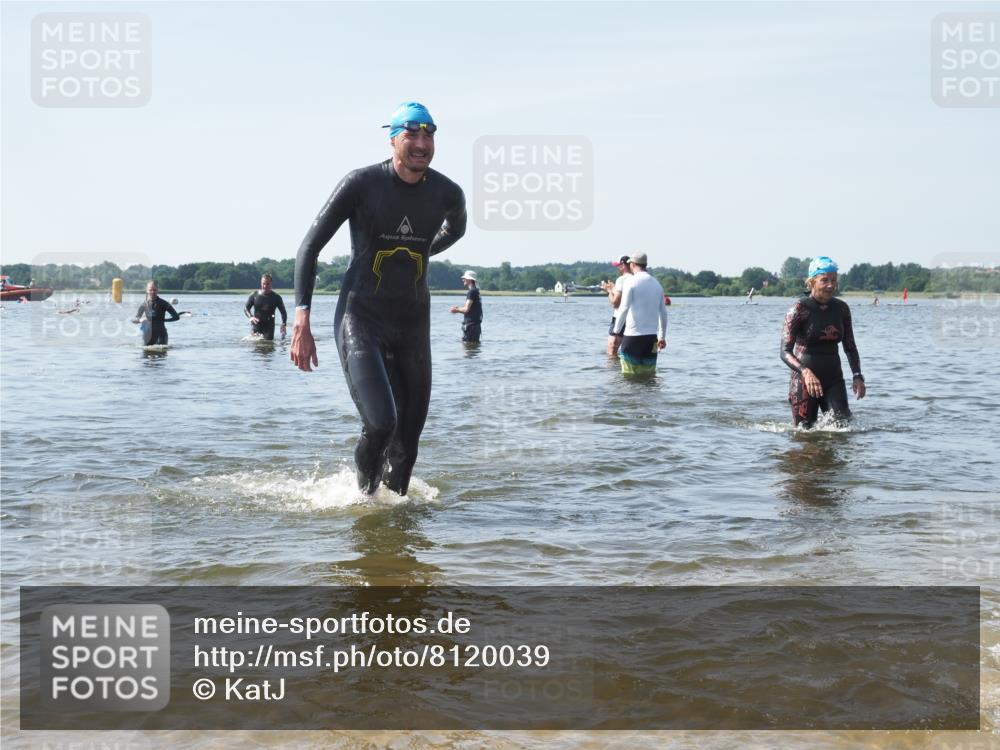 22.06.2025 - Viking Triathlon KatJ http://msf.ph/oto/8120039 22.06.2025 10:47:59 Schwimmen 190, 223, 285, 452 meine-sportfotos.de