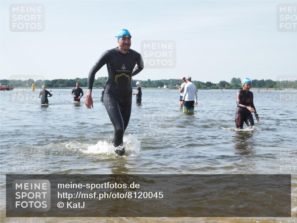 22.06.2025 - Viking Triathlon KatJ http://msf.ph/oto/8120045 22.06.2025 10:47:59 Schwimmen 190, 223, 285, 452 meine-sportfotos.de
