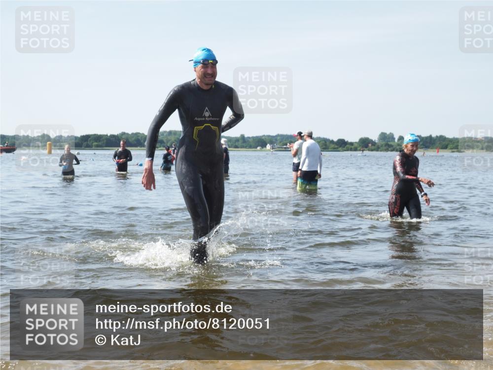 22.06.2025 - Viking Triathlon KatJ http://msf.ph/oto/8120051 22.06.2025 10:47:59 Schwimmen 190, 223, 285, 452 meine-sportfotos.de