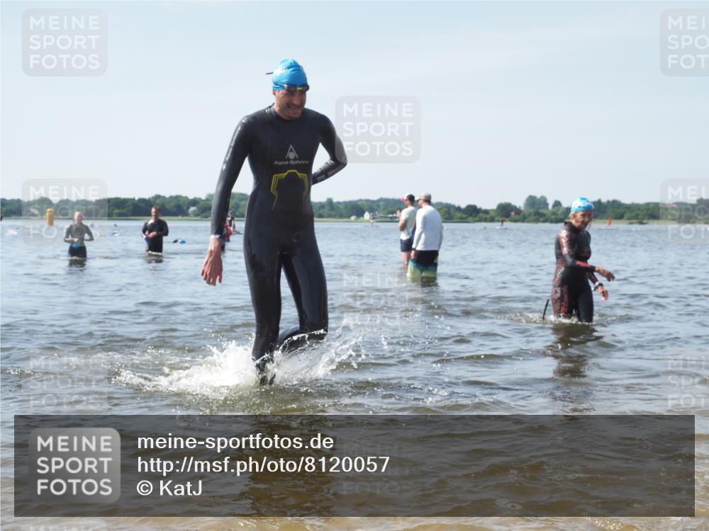 22.06.2025 - Viking Triathlon KatJ http://msf.ph/oto/8120057 22.06.2025 10:47:59 Schwimmen 190, 223, 285, 452 meine-sportfotos.de