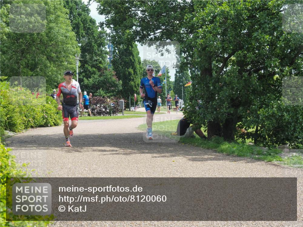 22.06.2025 - Viking Triathlon KatJ http://msf.ph/oto/8120060 22.06.2025 12:59:25 Laufen 52, 352 meine-sportfotos.de
