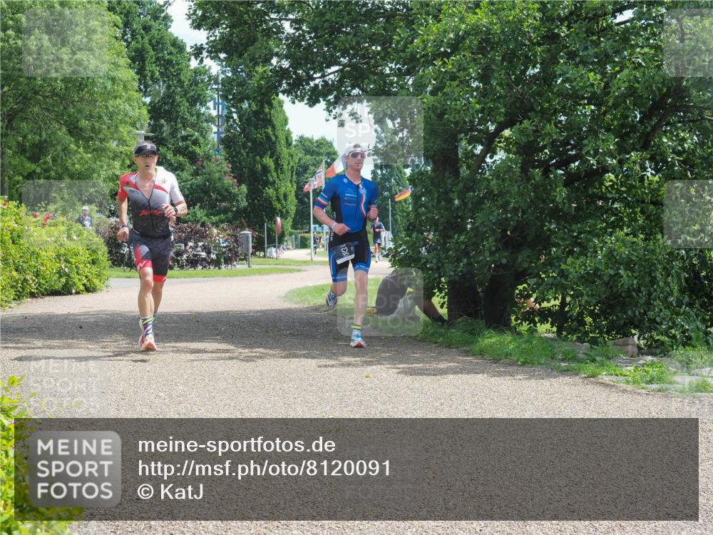 22.06.2025 - Viking Triathlon KatJ http://msf.ph/oto/8120091 22.06.2025 12:59:25 Laufen 52, 352 meine-sportfotos.de