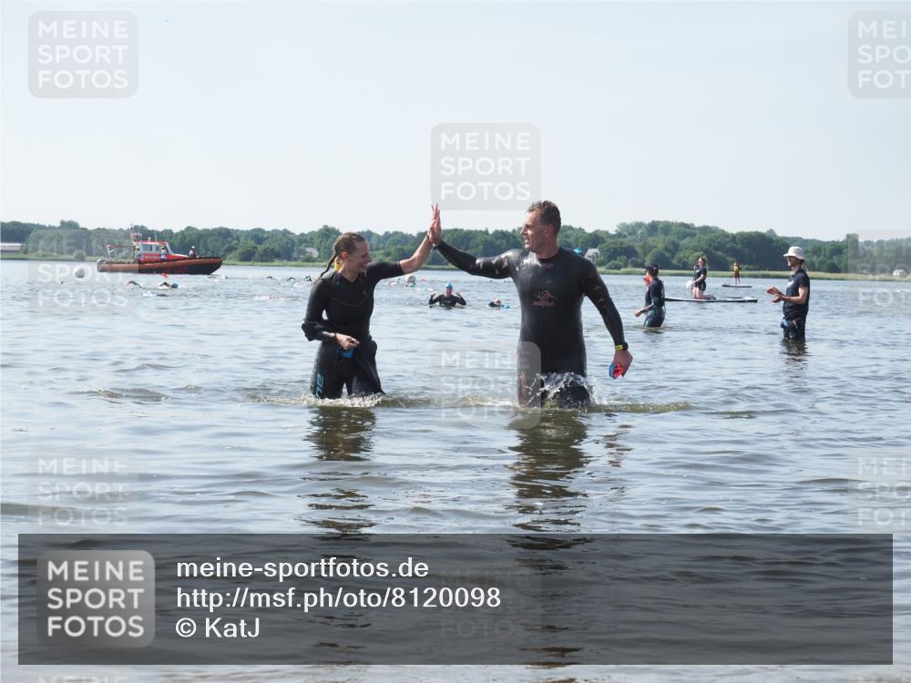 22.06.2025 - Viking Triathlon KatJ http://msf.ph/oto/8120098 22.06.2025 10:48:13 Schwimmen 37, 364, 471 meine-sportfotos.de