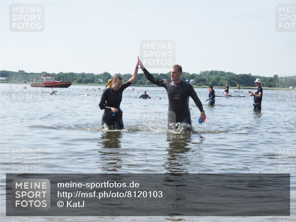 22.06.2025 - Viking Triathlon KatJ http://msf.ph/oto/8120103 22.06.2025 10:48:13 Schwimmen 37, 364, 471 meine-sportfotos.de