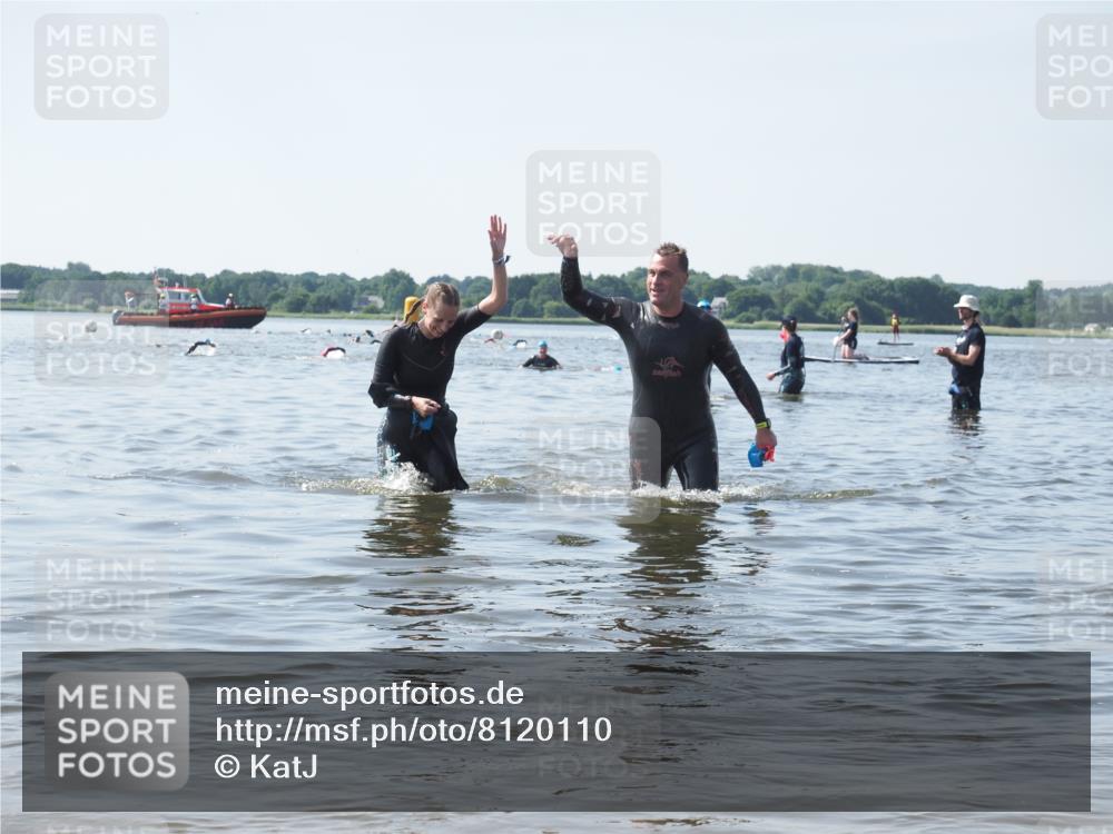 22.06.2025 - Viking Triathlon KatJ http://msf.ph/oto/8120110 22.06.2025 10:48:13 Schwimmen 37, 364, 471 meine-sportfotos.de