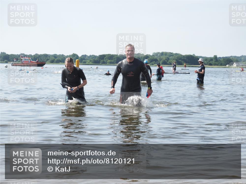 22.06.2025 - Viking Triathlon KatJ http://msf.ph/oto/8120121 22.06.2025 10:48:13 Schwimmen 37, 364, 471 meine-sportfotos.de