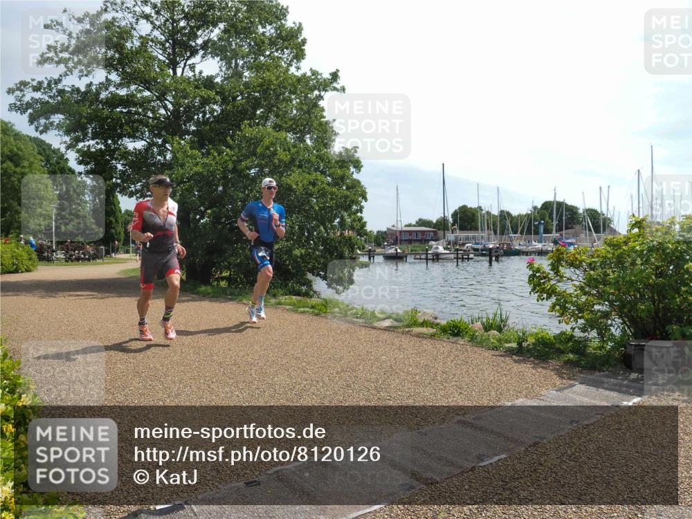 22.06.2025 - Viking Triathlon KatJ http://msf.ph/oto/8120126 22.06.2025 12:59:27 Laufen 52, 352 meine-sportfotos.de