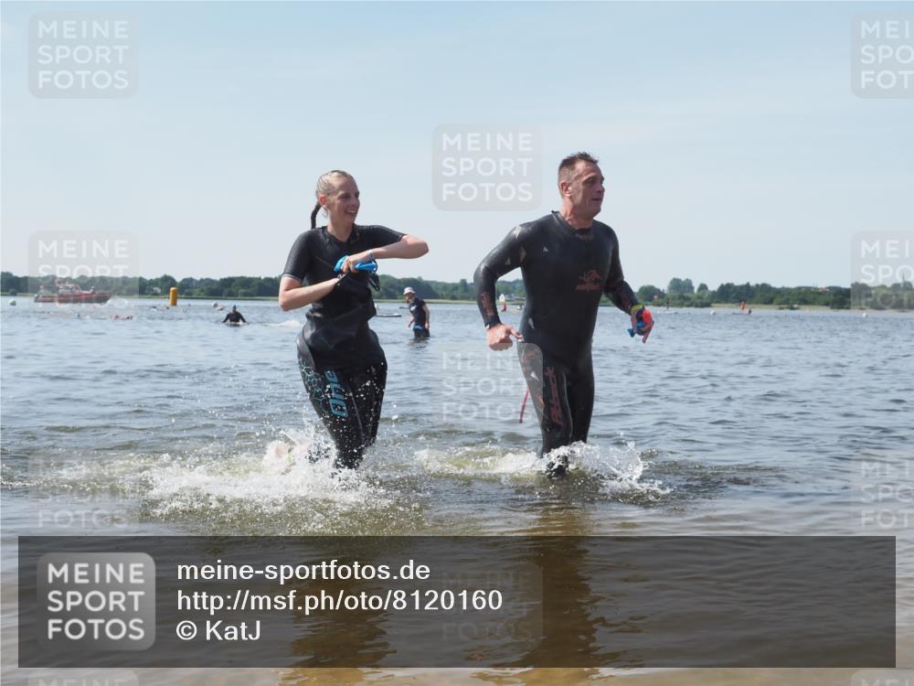 22.06.2025 - Viking Triathlon KatJ http://msf.ph/oto/8120160 22.06.2025 10:48:18 Schwimmen 37, 364, 471 meine-sportfotos.de
