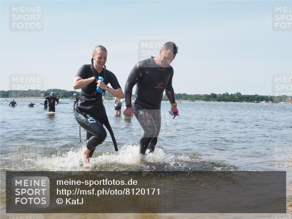 22.06.2025 - Viking Triathlon KatJ http://msf.ph/oto/8120171 22.06.2025 10:48:19 Schwimmen 37, 364, 471 meine-sportfotos.de