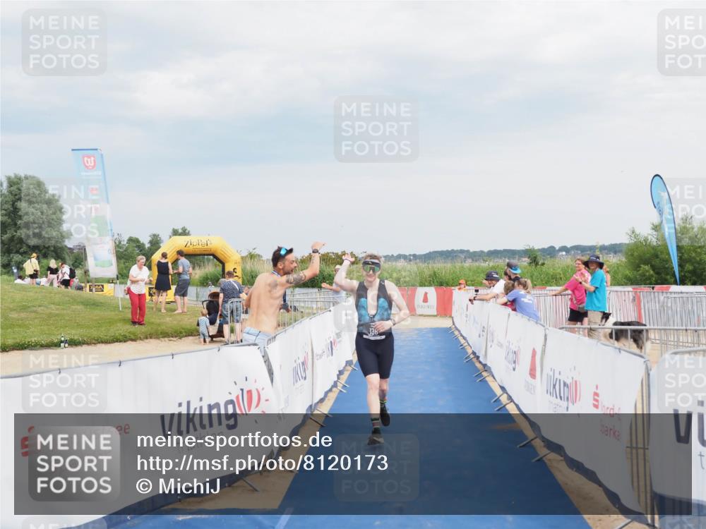 22.06.2025 - Viking Triathlon MichiJ http://msf.ph/oto/8120173 22.06.2025 17:02:52 Ziel 136 meine-sportfotos.de