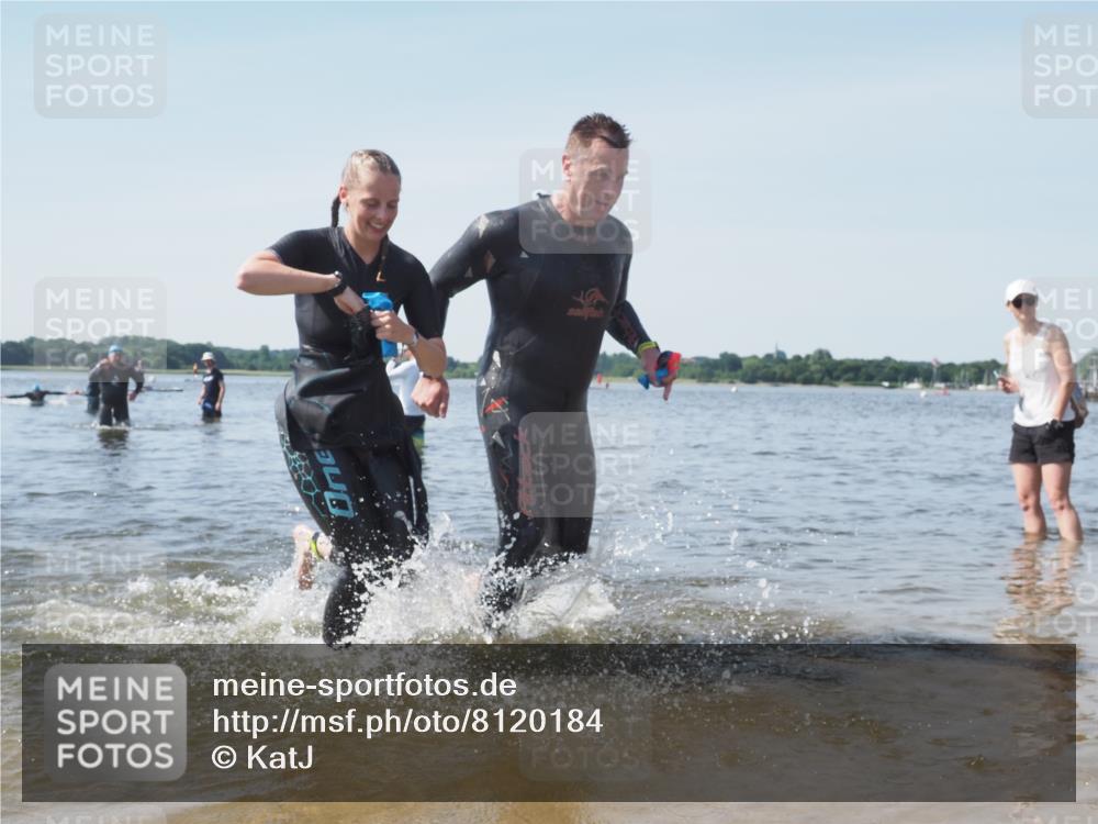 22.06.2025 - Viking Triathlon KatJ http://msf.ph/oto/8120184 22.06.2025 10:48:19 Schwimmen 37, 364, 471 meine-sportfotos.de