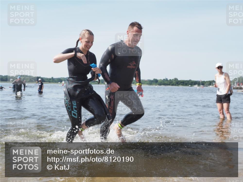 22.06.2025 - Viking Triathlon KatJ http://msf.ph/oto/8120190 22.06.2025 10:48:19 Schwimmen 37, 364, 471 meine-sportfotos.de